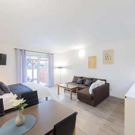 Apartman Sophia 4 S Terasou Velke Losiny Exterior photo